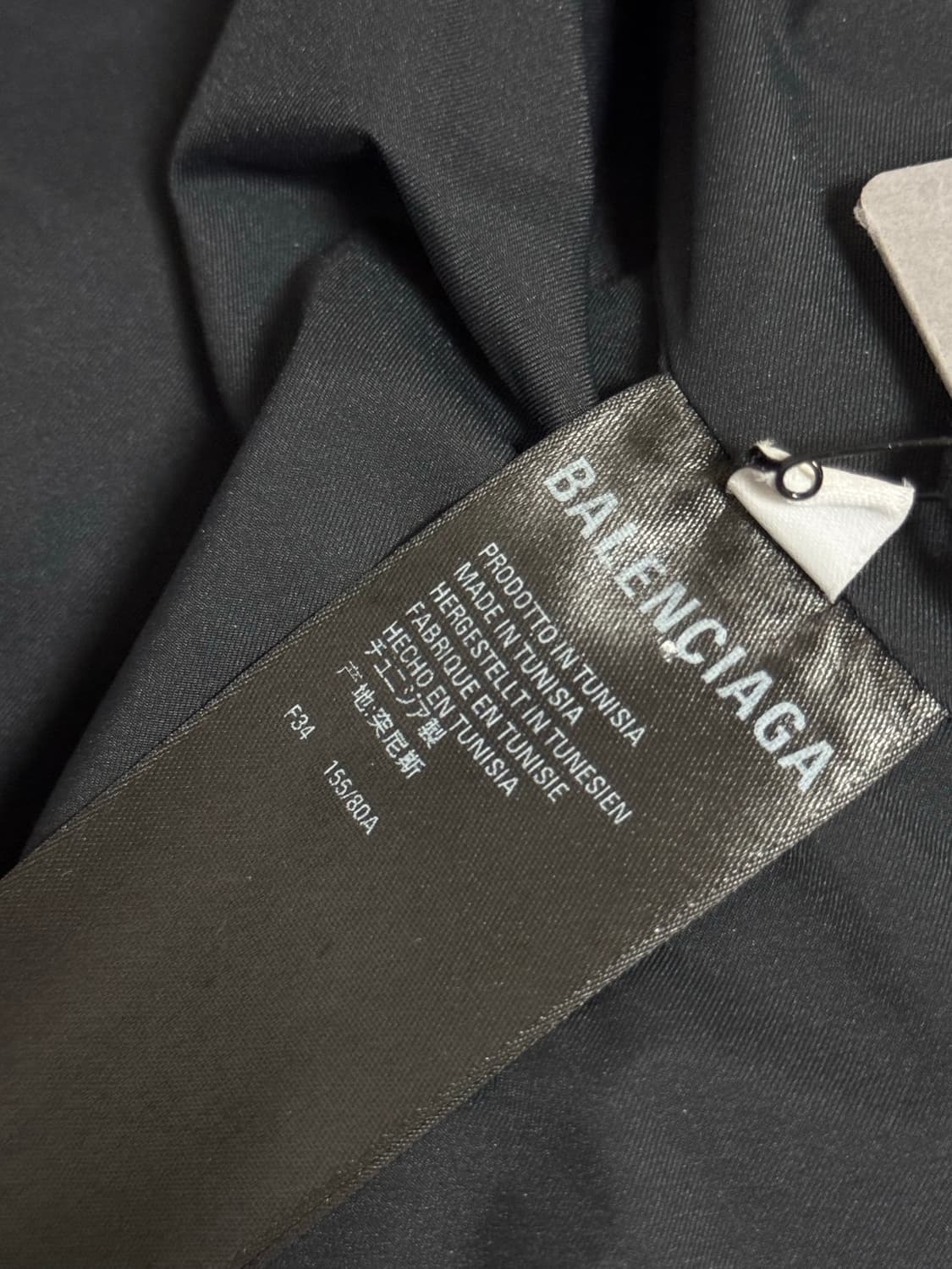 [34] 발렌시아가 BB로고 C쉐이프 푸퍼 패딩 상품이미지5