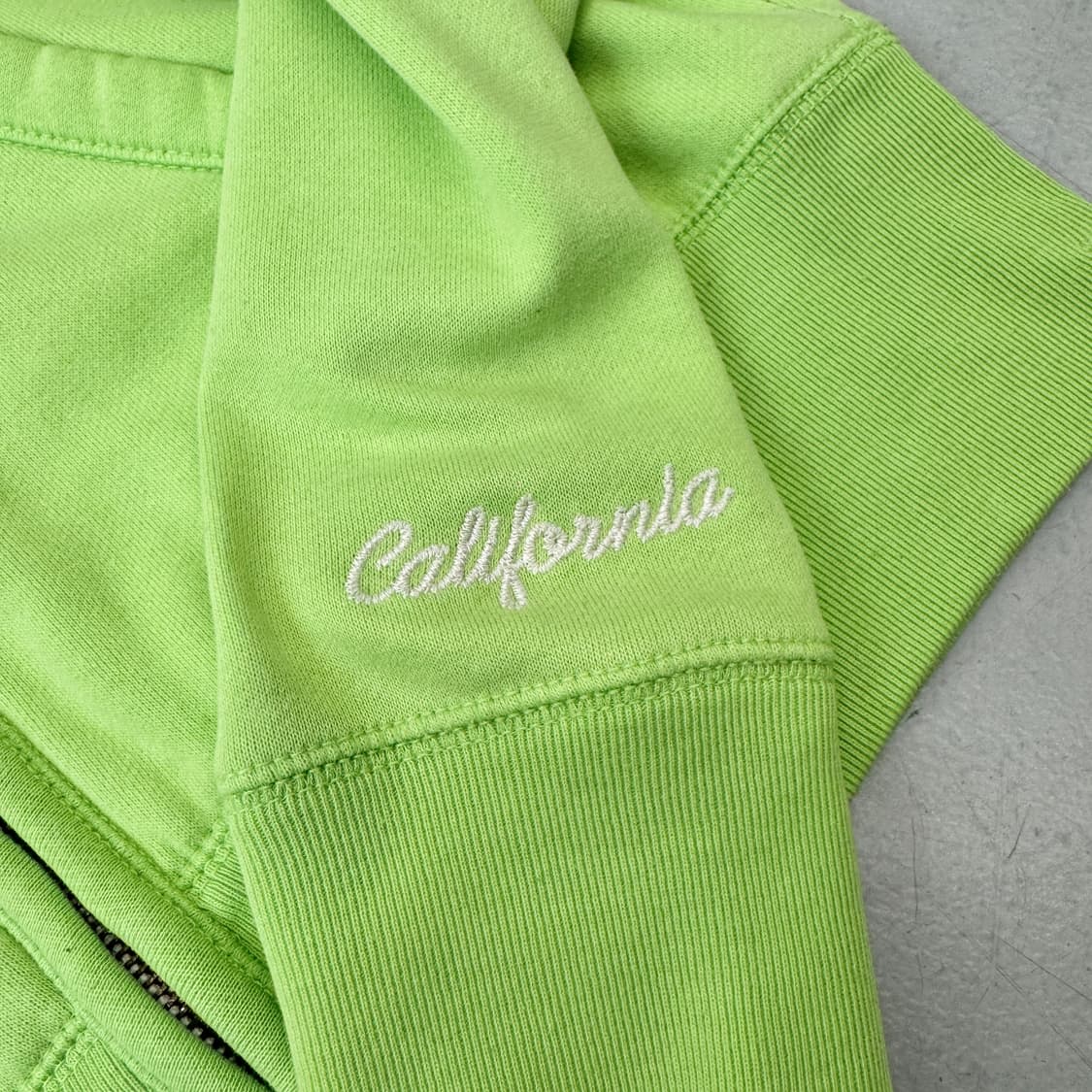 후아유 그린 핑크 아치로고 메로나맛 후드집업 상품이미지4