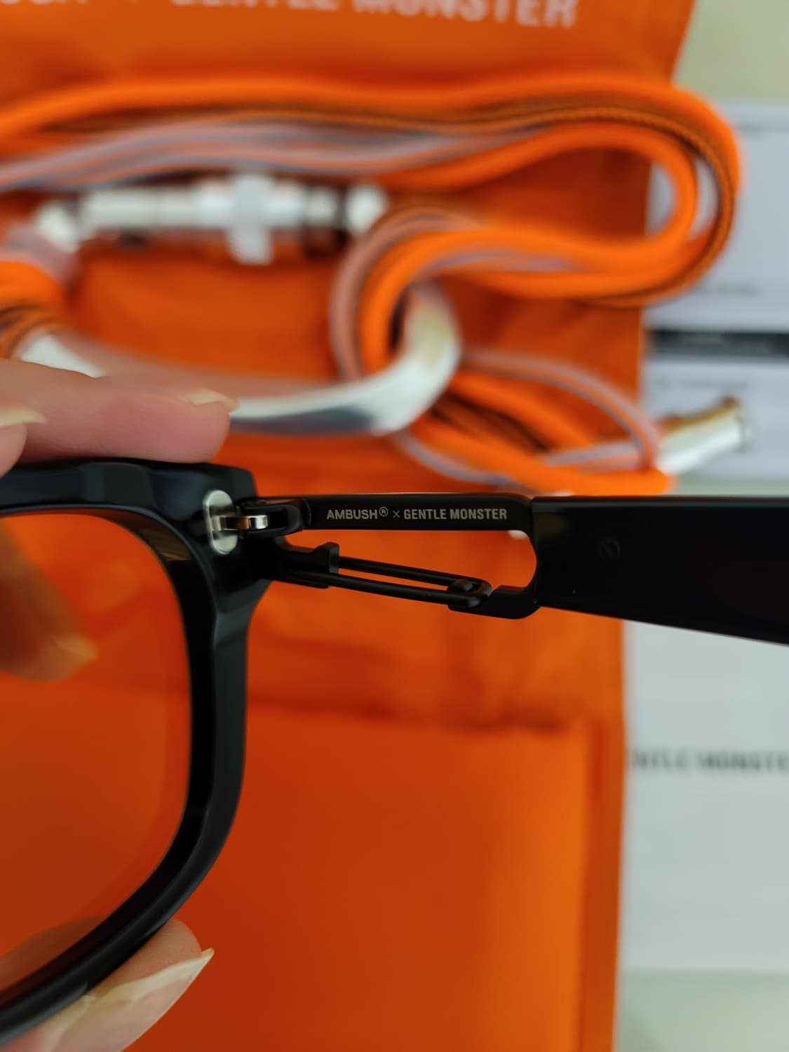 젠틀 몬스터 x 앰부쉬 카라비너 1 01(OR) 판매 상품이미지3