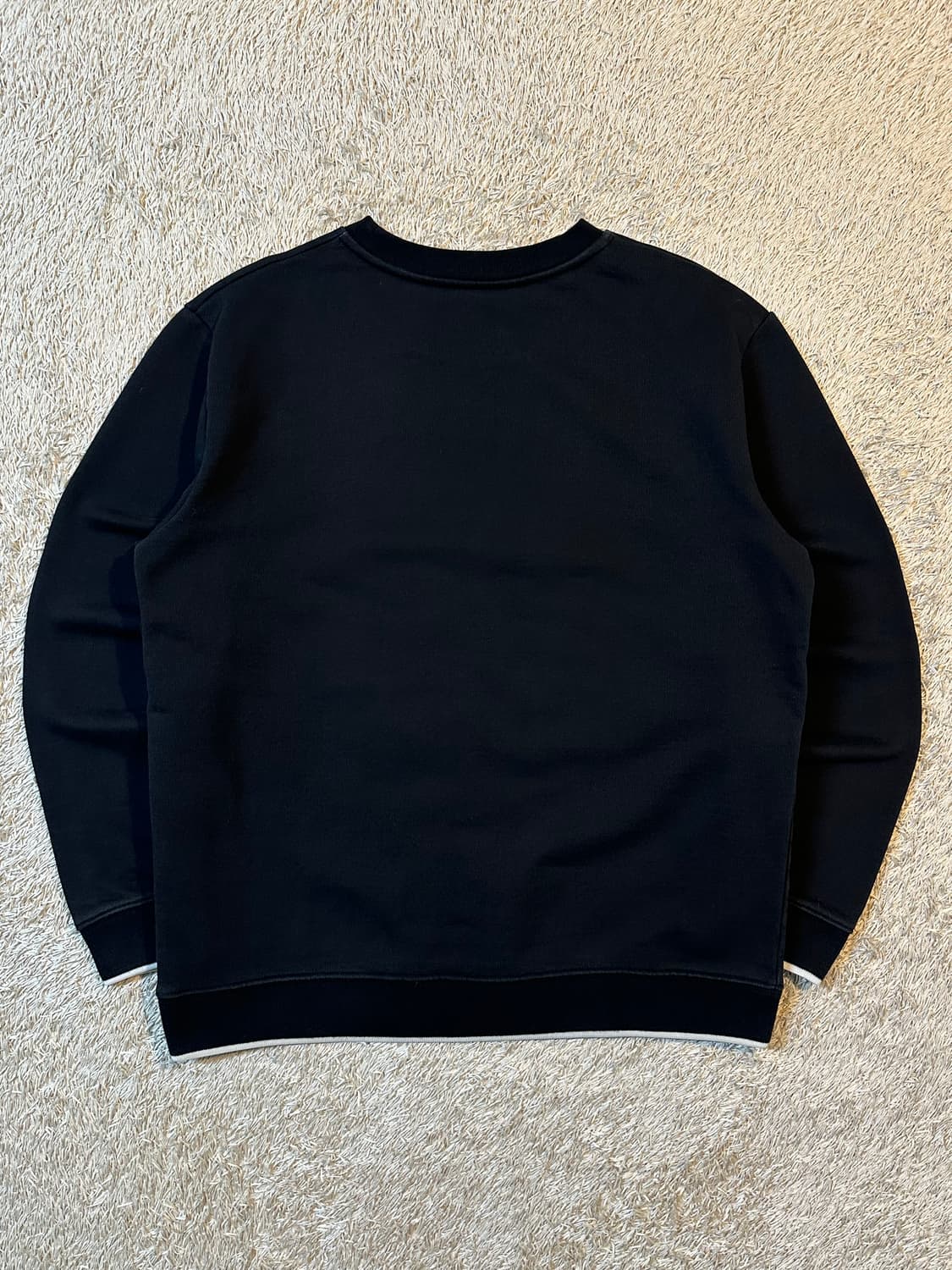 알렉산더 맥퀸 그래피티 로고 맨투맨 블랙 상품이미지3