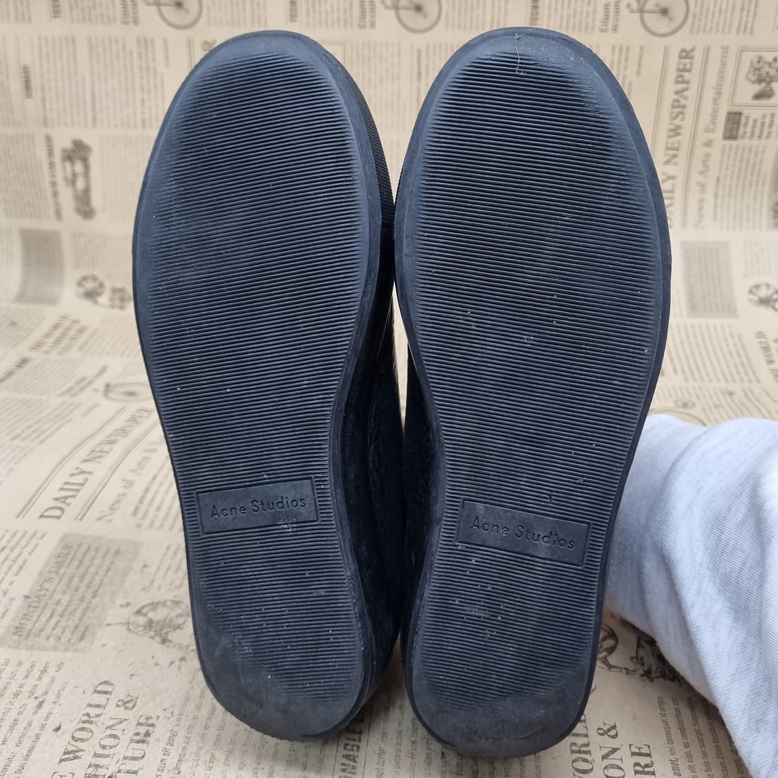 아크네스튜디오 올블랙 여성스니커즈230 상품이미지3