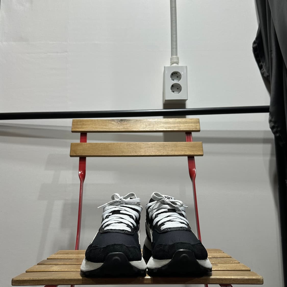 245) 아식스 운동화 여성 여자 신발 조거 X81 블랙 화이트 상품이미지2