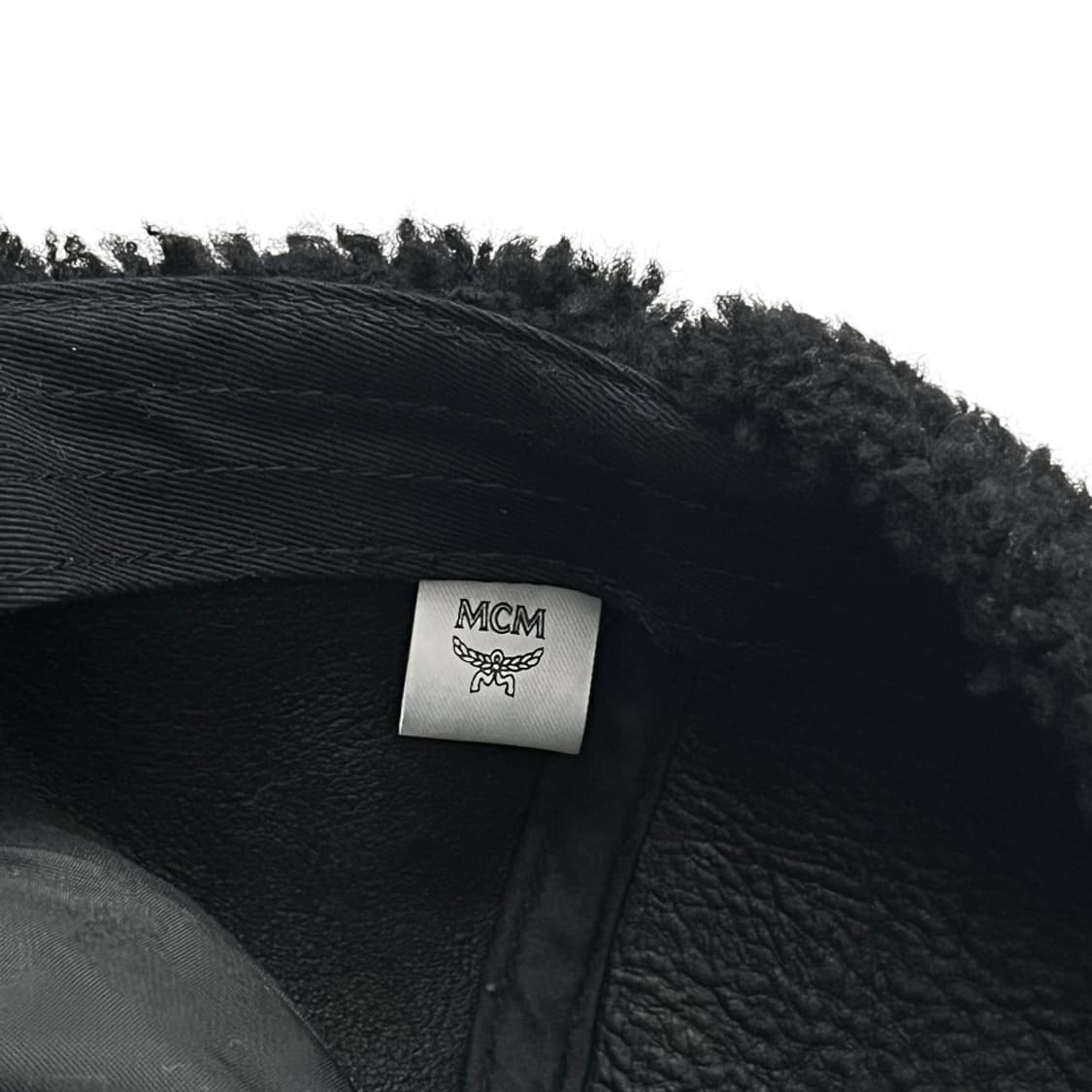 MCM 화이트배색 블랙 뽀글이 캡 상품이미지8