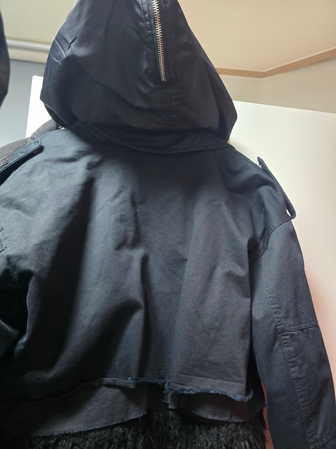 디젤 크롭 퍼 후드 숏패딩 상품이미지3