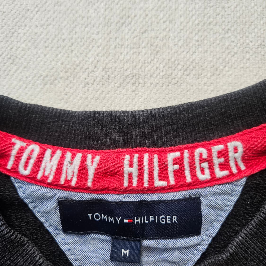 M 타미힐피거 블랙 맨투맨 0310Y 상품이미지3
