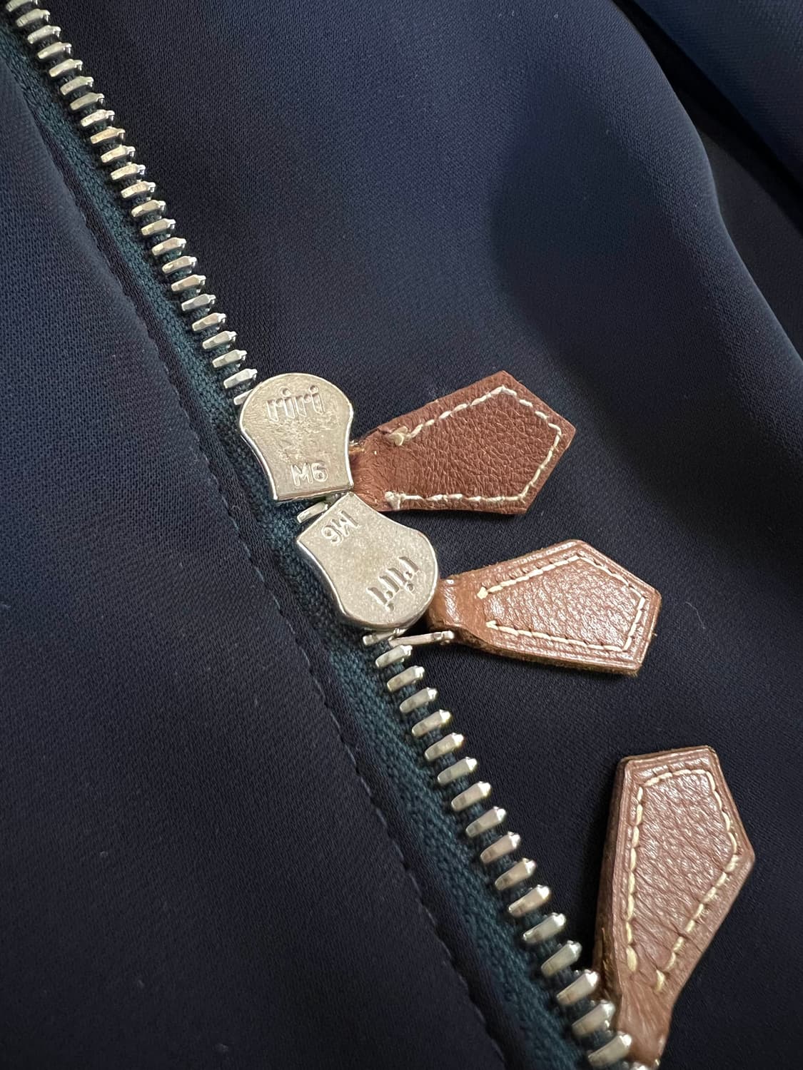 에르메스 탈부착 카라 네이비 블루종 상품이미지9