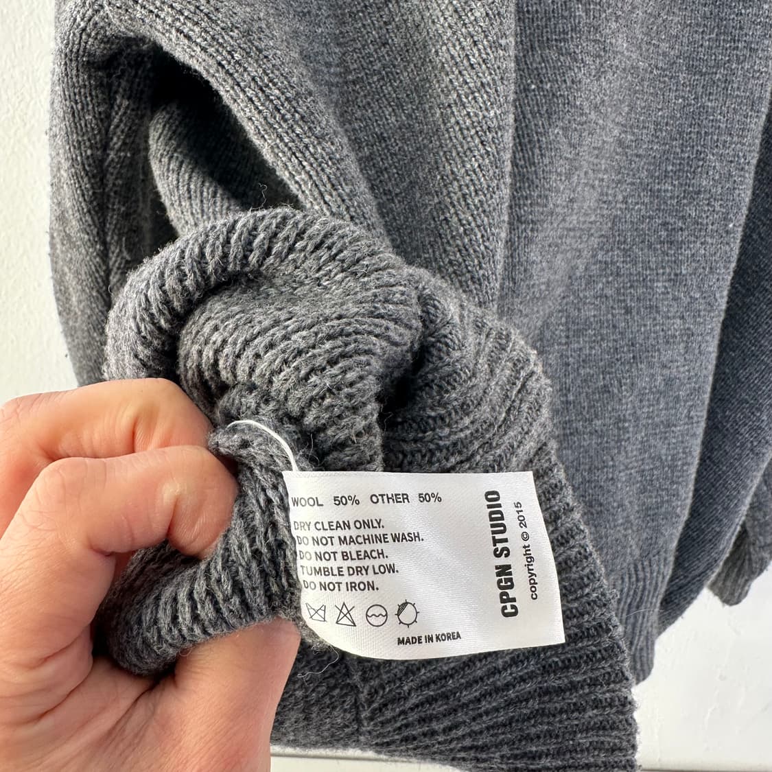 OS 꼼파뇨 진그레이 루즈오버핏 헤비울 브이넥가디건 상품이미지5