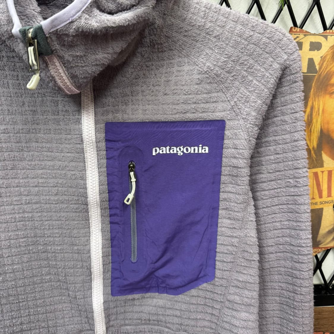 파타고니아 R3 리버시블 집업 자켓 전면 로고 포켓 포인트 퍼플 상품이미지7