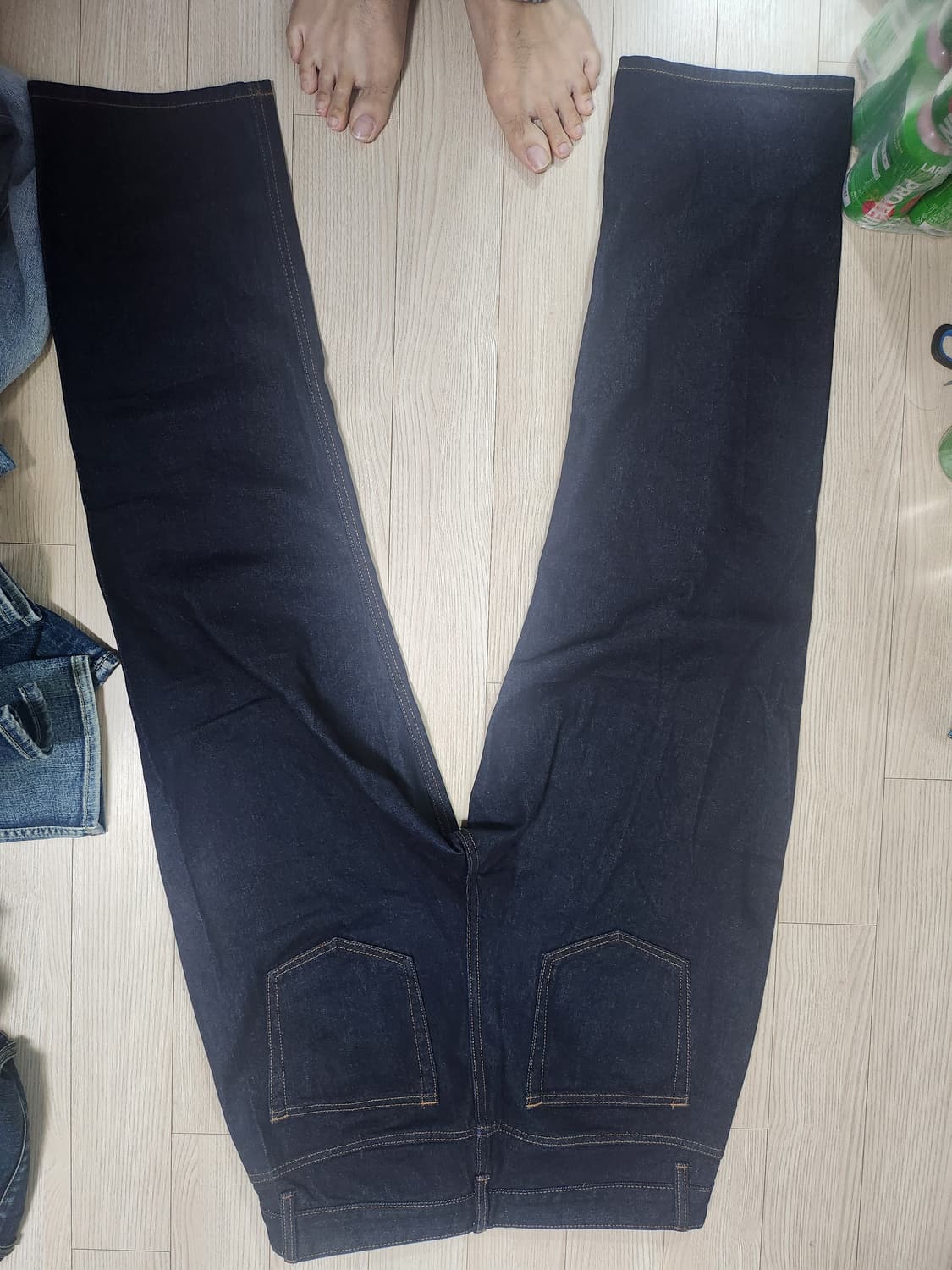 [31] 무신사스탠다드 레귤러 핏 데님 팬츠 [딥 인디고] 상품이미지2