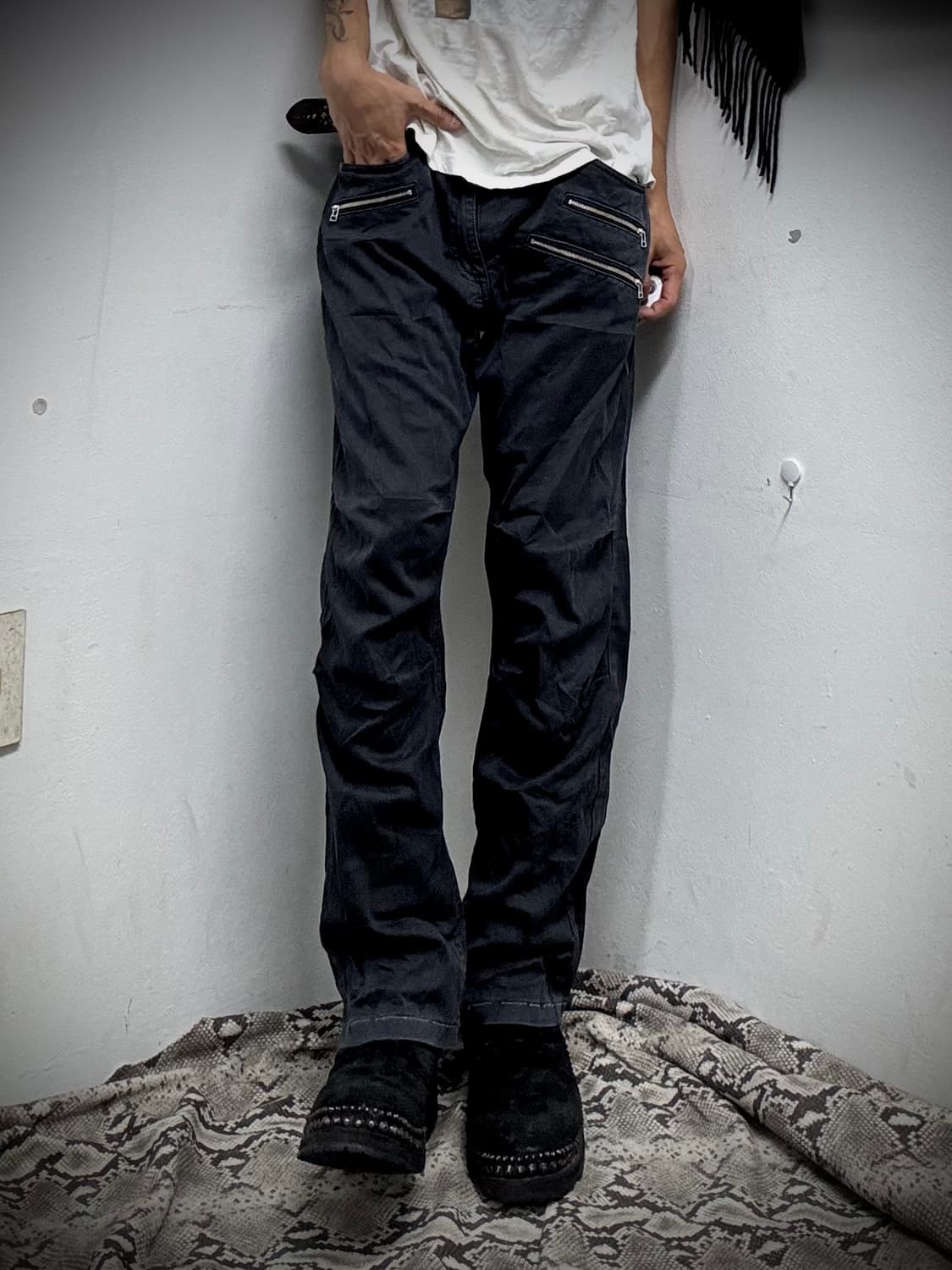 “Vintage” Zipper Detail Black Pants 상품이미지7