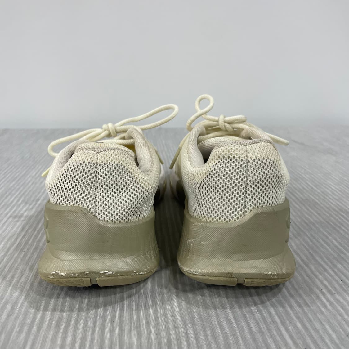 713) 언더아머 UA 얼티밋 스피드 운동화 245mm 상품이미지4