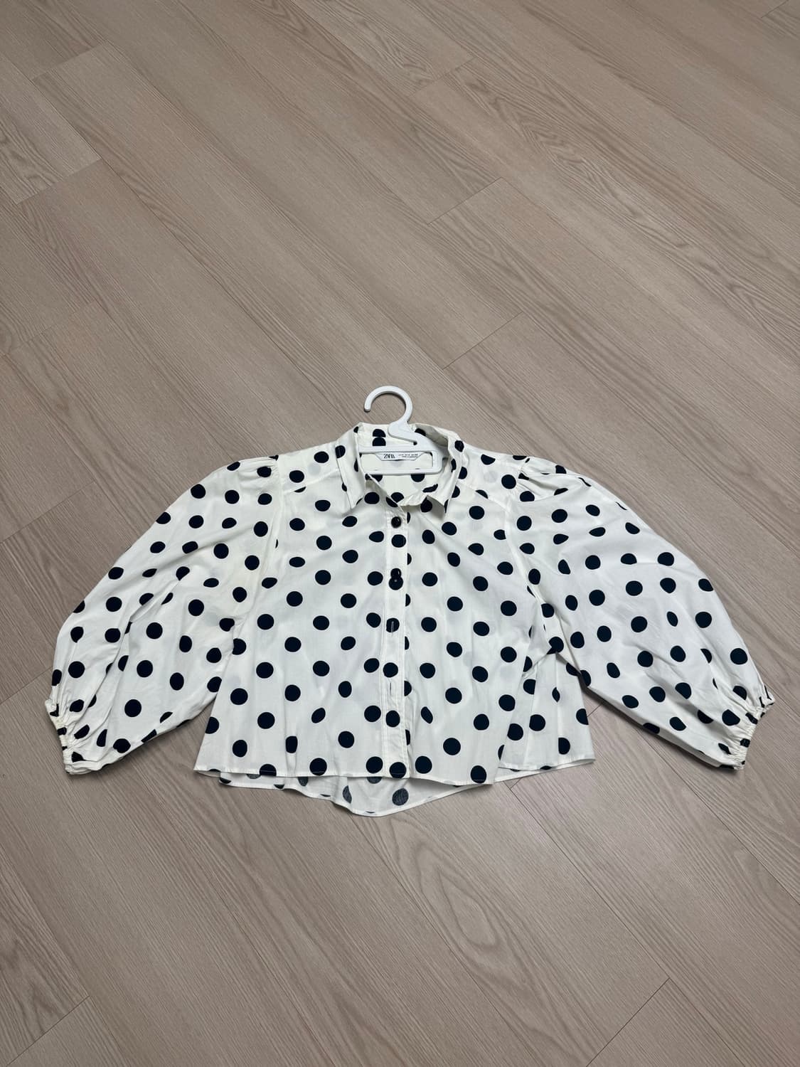 Zara 퍼프 도트 블라우스 상품이미지1