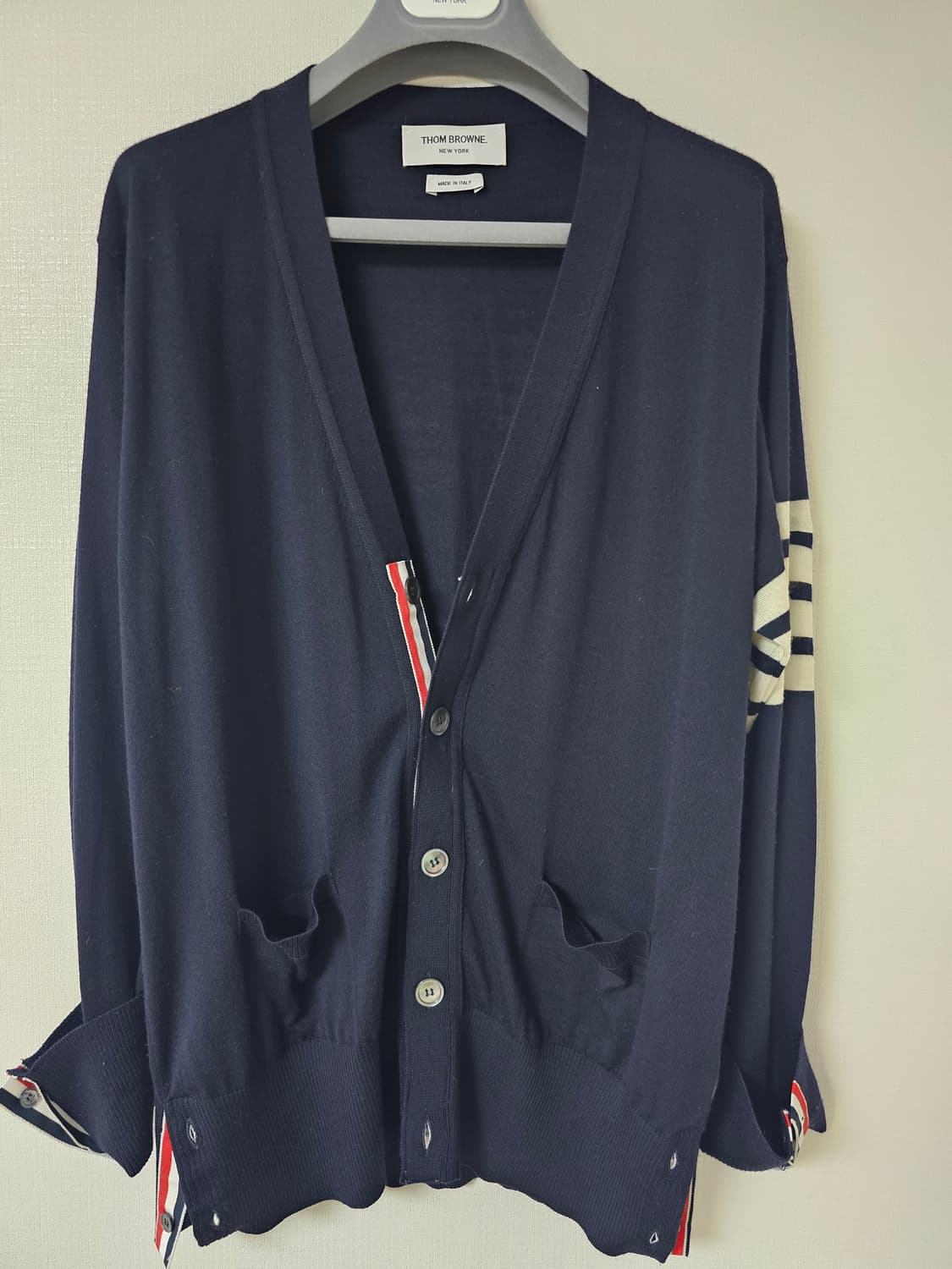 톰브라운 사선완장 메리노울가디건(2/오케이몰정품) 상품이미지1