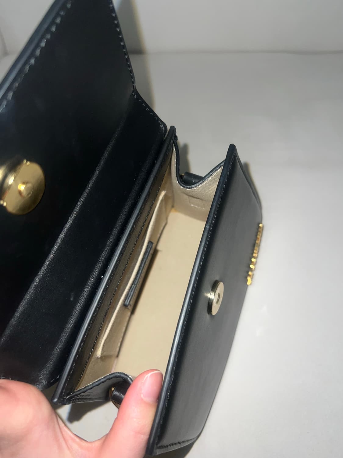 자크뮈스 르 치키토 모옌 숄더백 블랙 상품이미지4