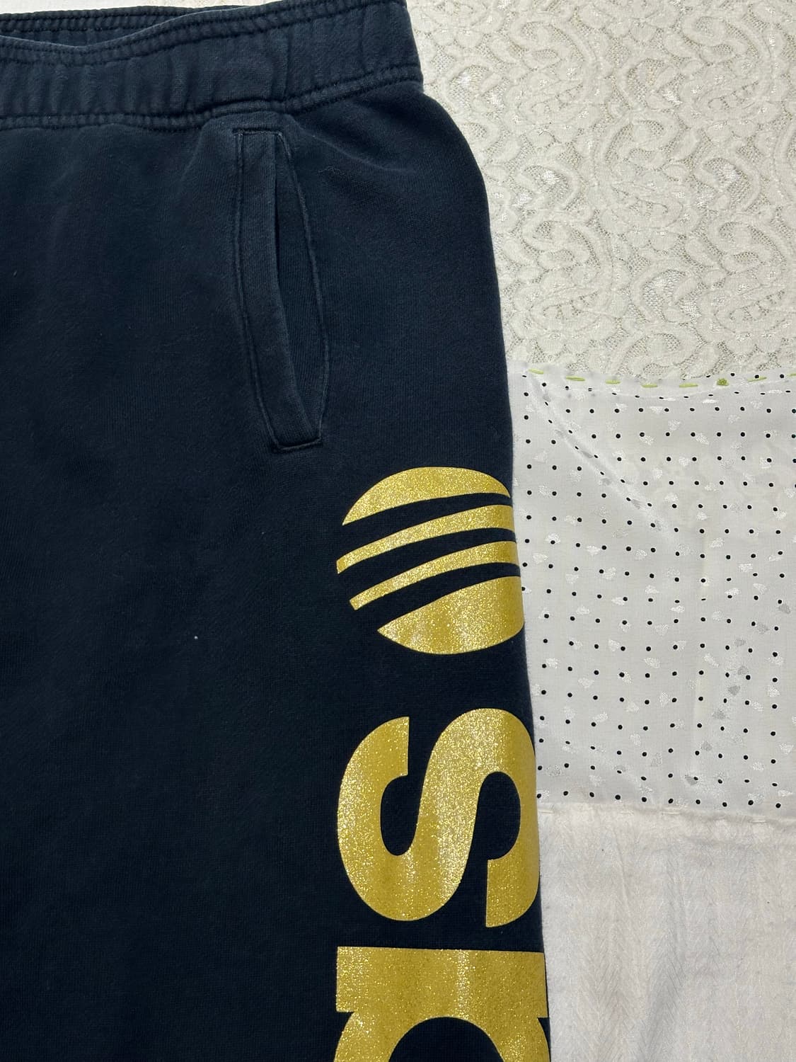 아디다스 골드 로고 팬츠 상품이미지4