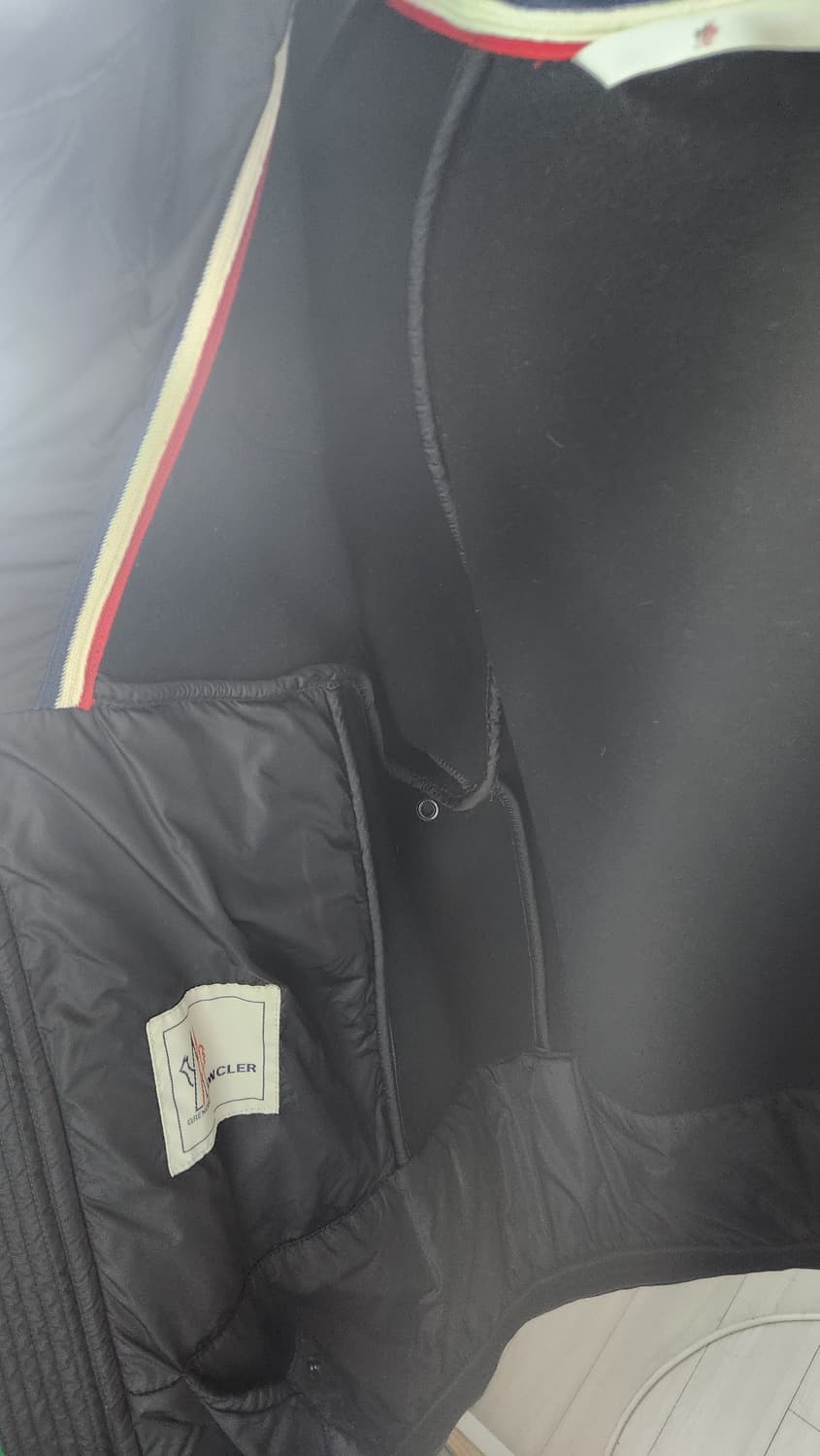 10회미만 착용 새상품급 몽클레어 모직후드 패딩~3사이즈 상품이미지9