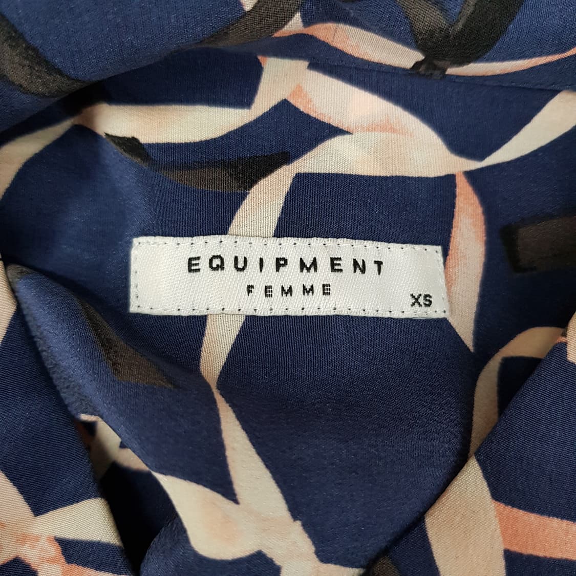 이큅먼트 실크 소재 패턴 셔츠 블라우스 XS사이즈 상품이미지5