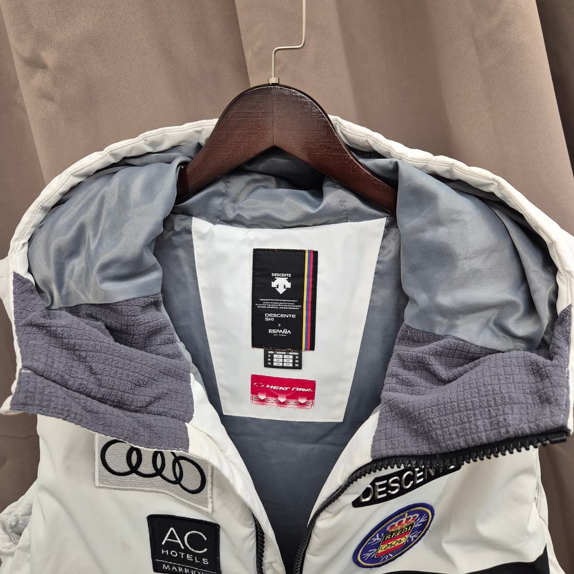 데상트 아우디 화이트 패딩 조끼 105 상품이미지5