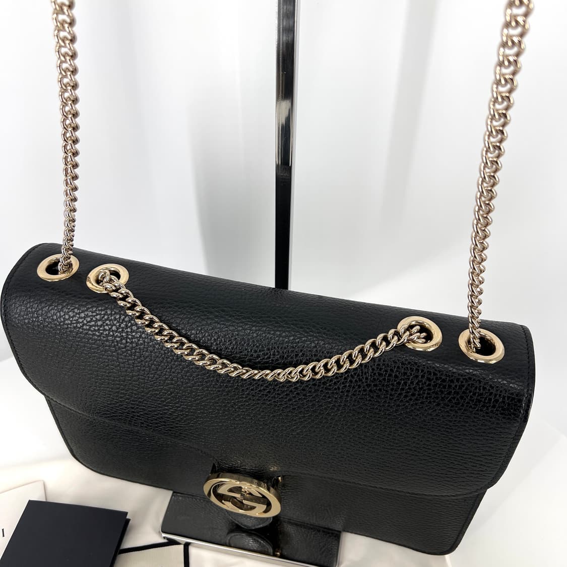 구찌 인터로킹 GG 체인 숄더백 블랙 (510303) 상품이미지4