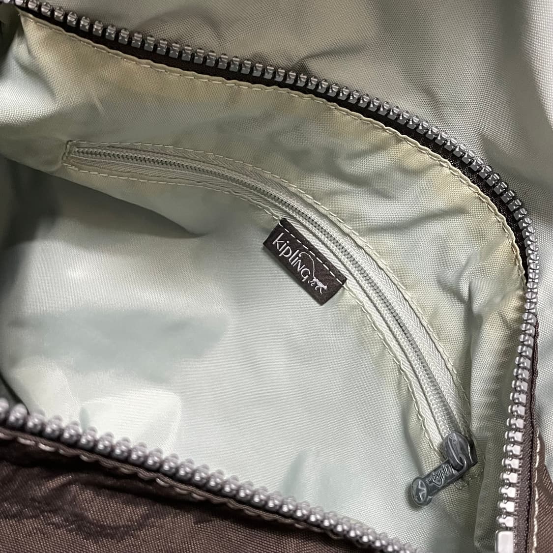 키플링 빈티지 크로스백 브라운 + 키링 상품이미지3