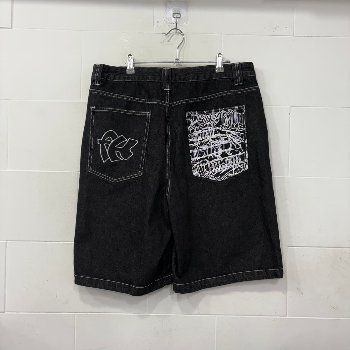 새상품 빈티지 레터링 버뮤다팬츠 상품이미지5