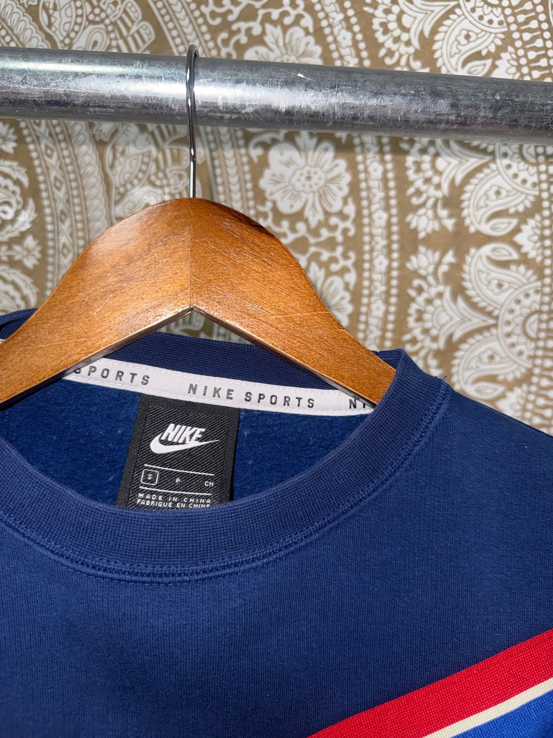 나이키 여성 자수 빅로고 기모 크롭 맨투맨 상품이미지5