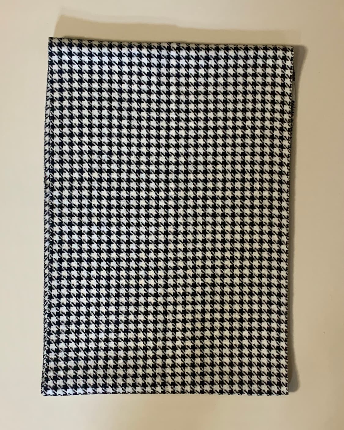 [미착용] 흑백 클래식 하운드투스 체크 패턴 로고 스카프 목도리 머플러 상품이미지3