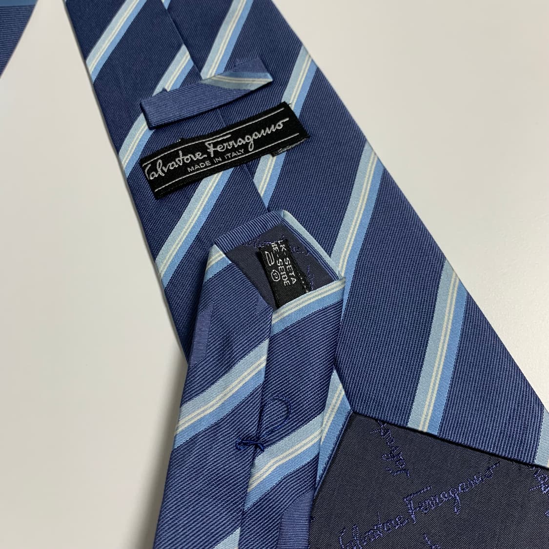살바토레 페레가모 스트라이프 명품넥타이 A+등급 정장룩 코디 상품이미지7