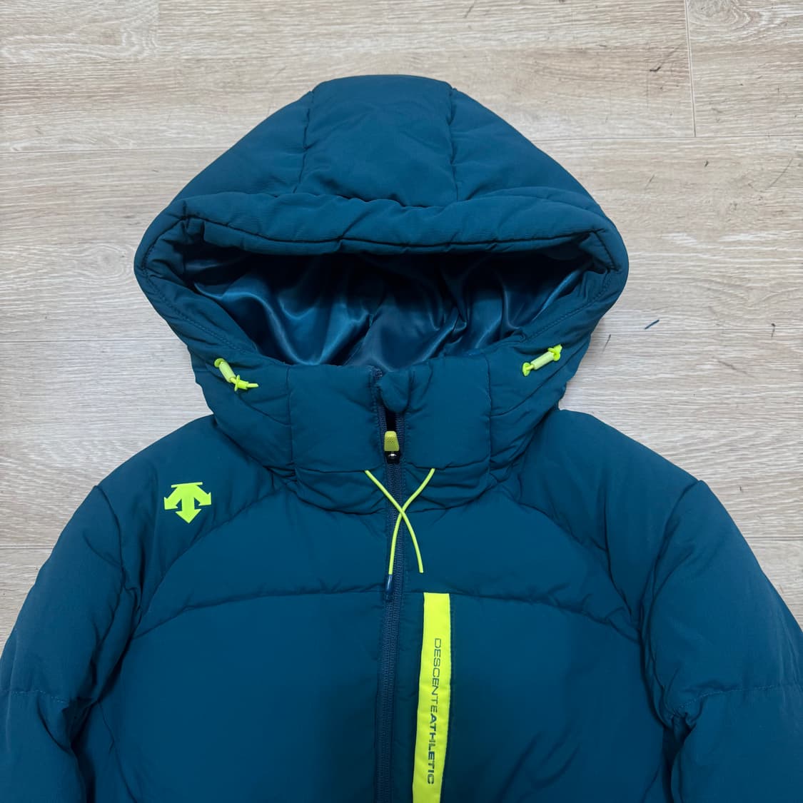 데상트 히트나비 패딩 상품이미지2