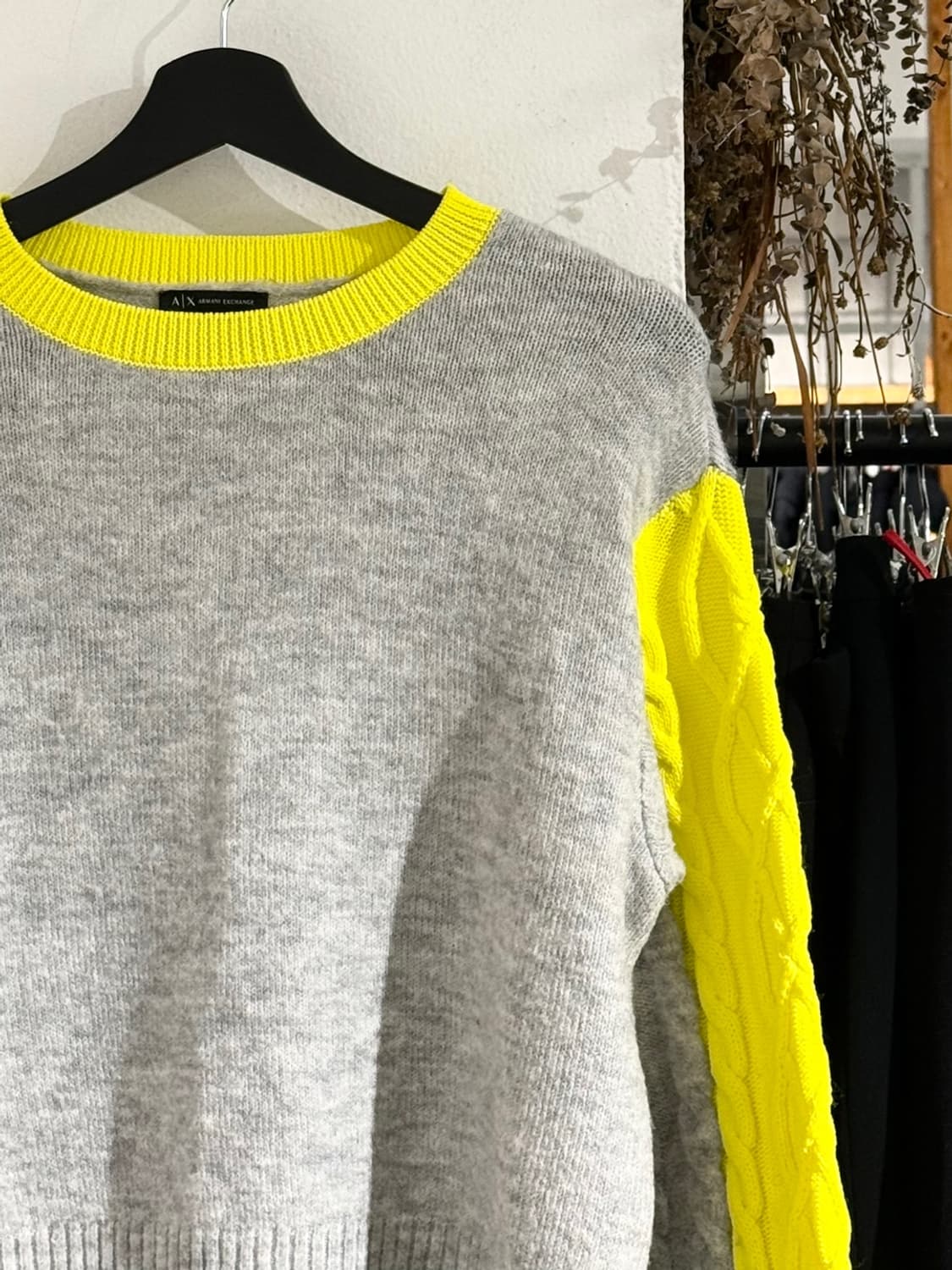 아르마니 익스체인지 그레이 네온 옐로우 투톤 케이블 스웨터 상품이미지3