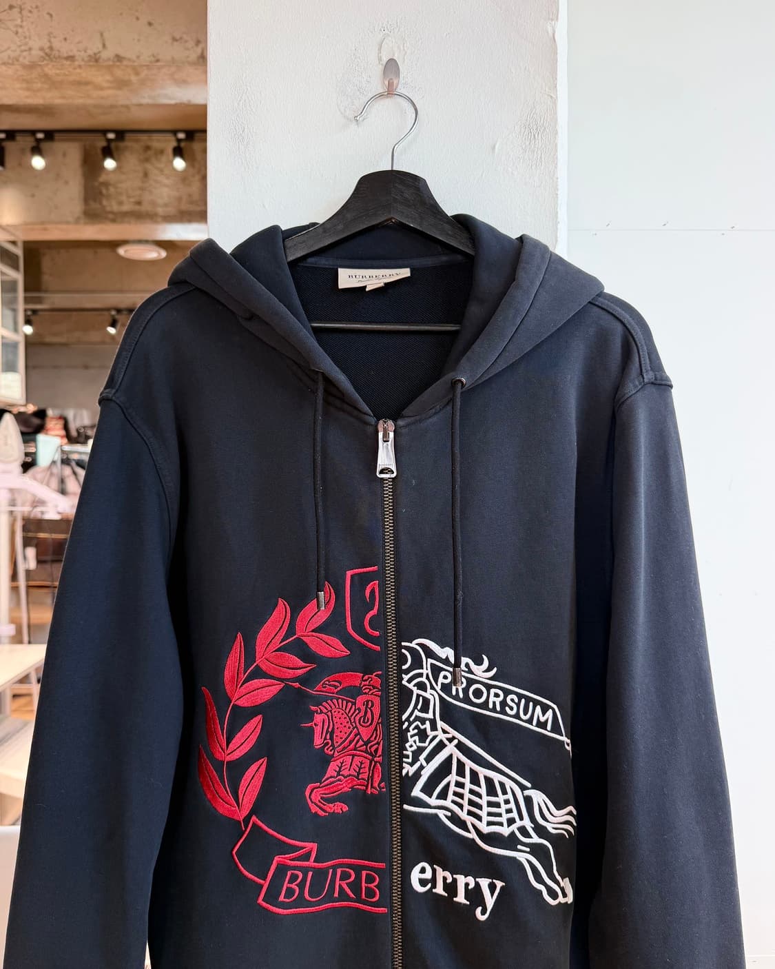 버버리 블랙 콘트라스트 크레스트 로고 후드 집업  상품이미지3