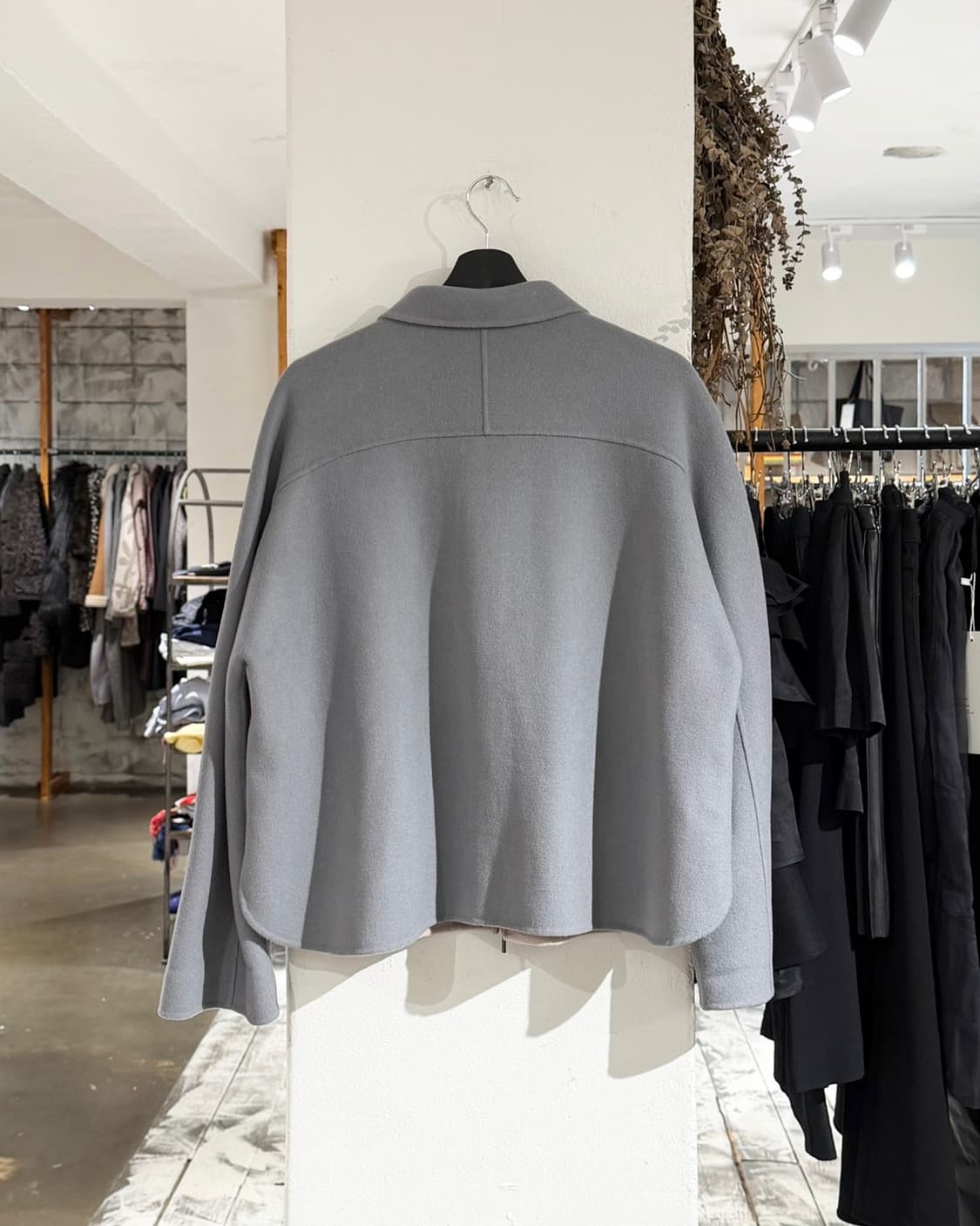 아르마니 컬렉션 그레이 포켓 카라 집업 상품이미지6