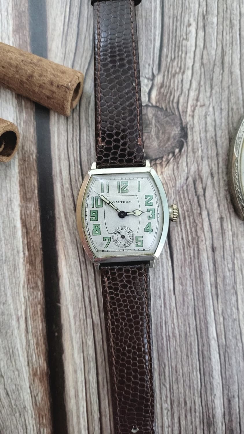 정품 월삼 엔틱 1926년식 토노형 수동시계(블랙 스트랩 추가구성 ) 상품이미지3