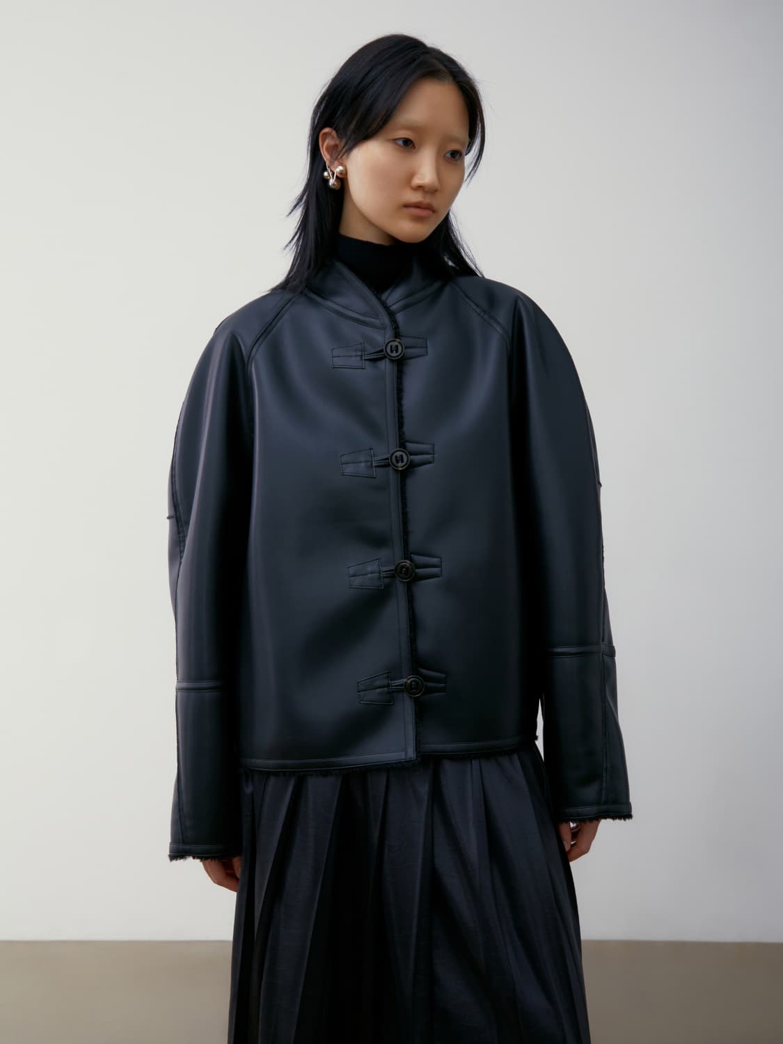 로우클래식 숏 시어링 리버시블 코트 상품이미지9