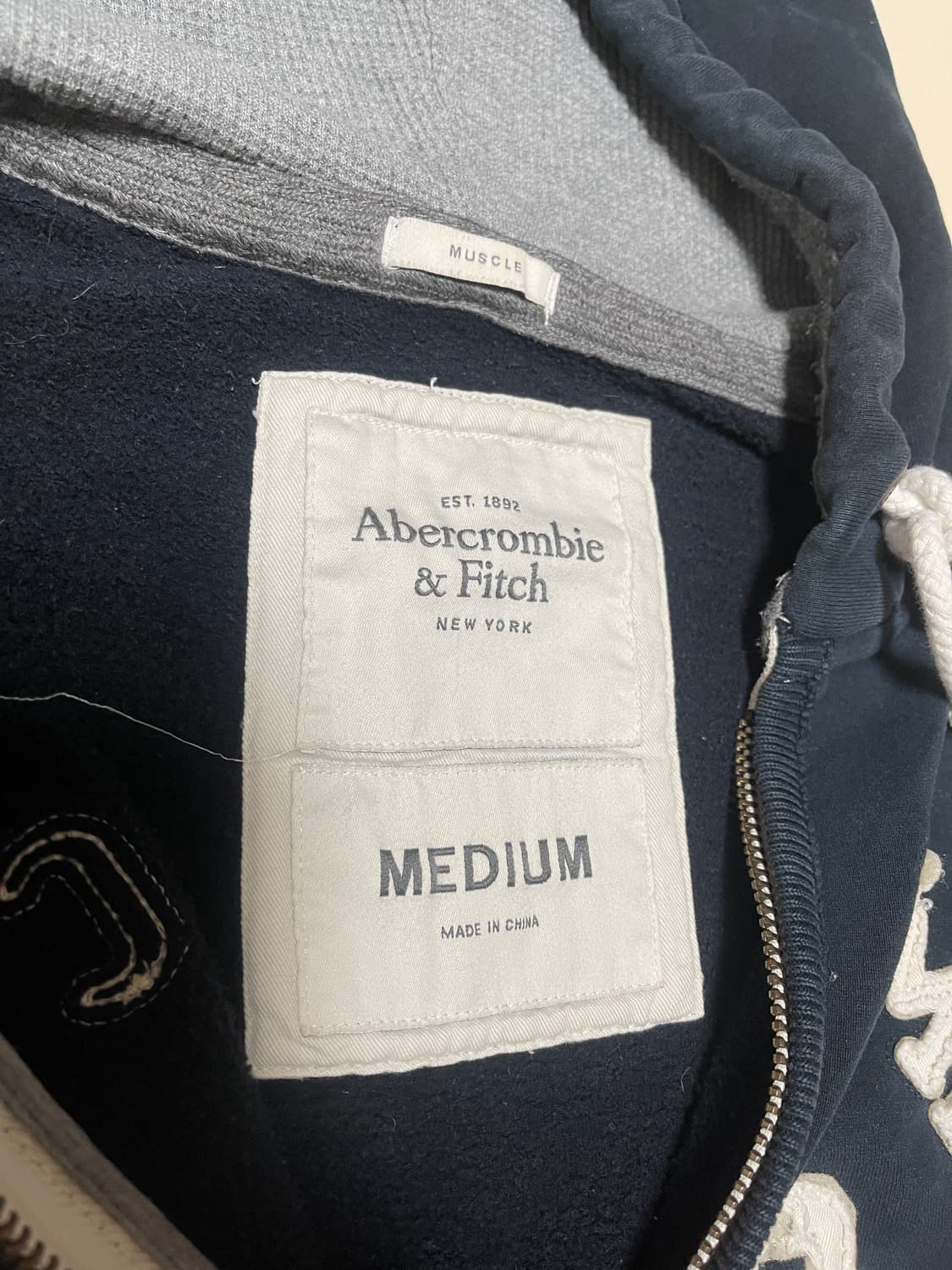 아베크롬비 y2k 네이비 후드집업 상품이미지4