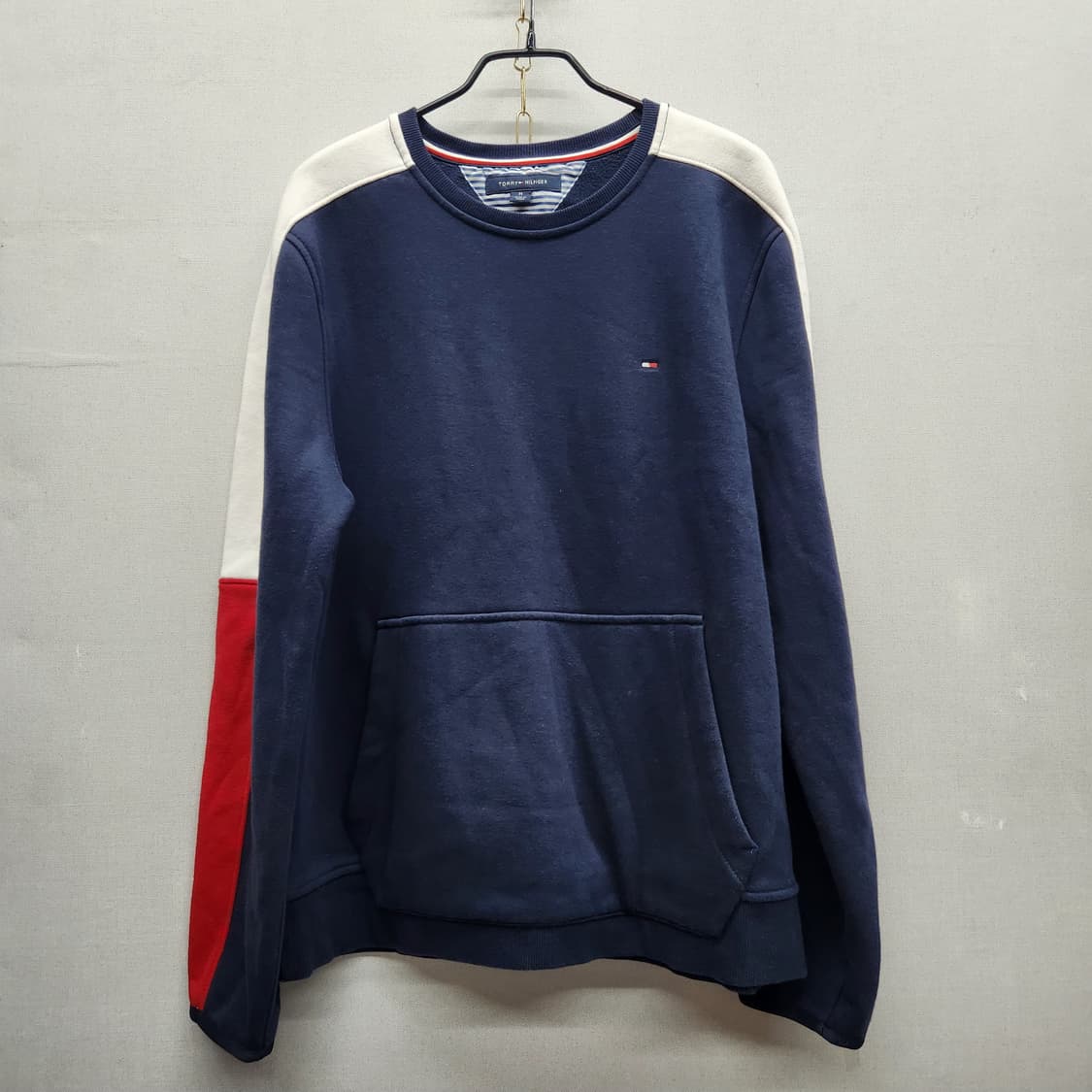 타미힐피거 백로고 사이드라인 캥거루 주머니맨투맨 M(L) 상품이미지2