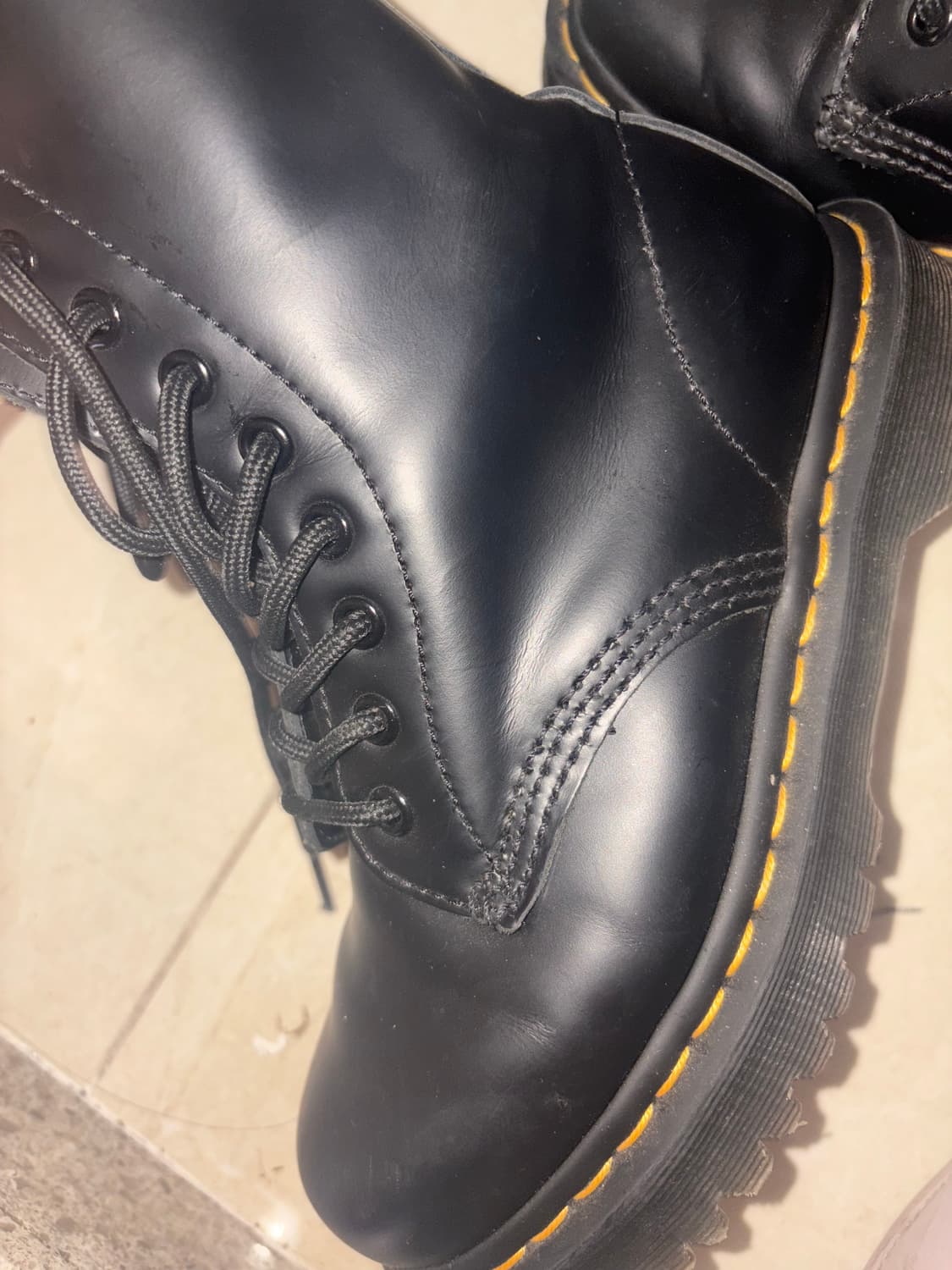 닥터마틴 1490 벡스 230 10홀 상품이미지4