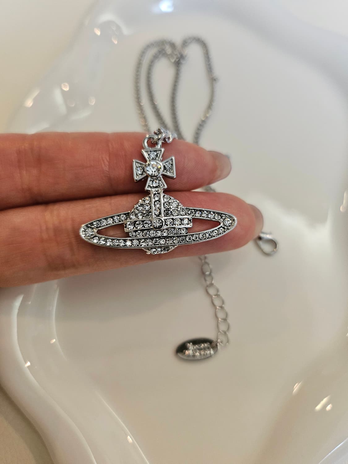 비비안웨스트우드 업사이클링 큐빅  목걸이 상품이미지2