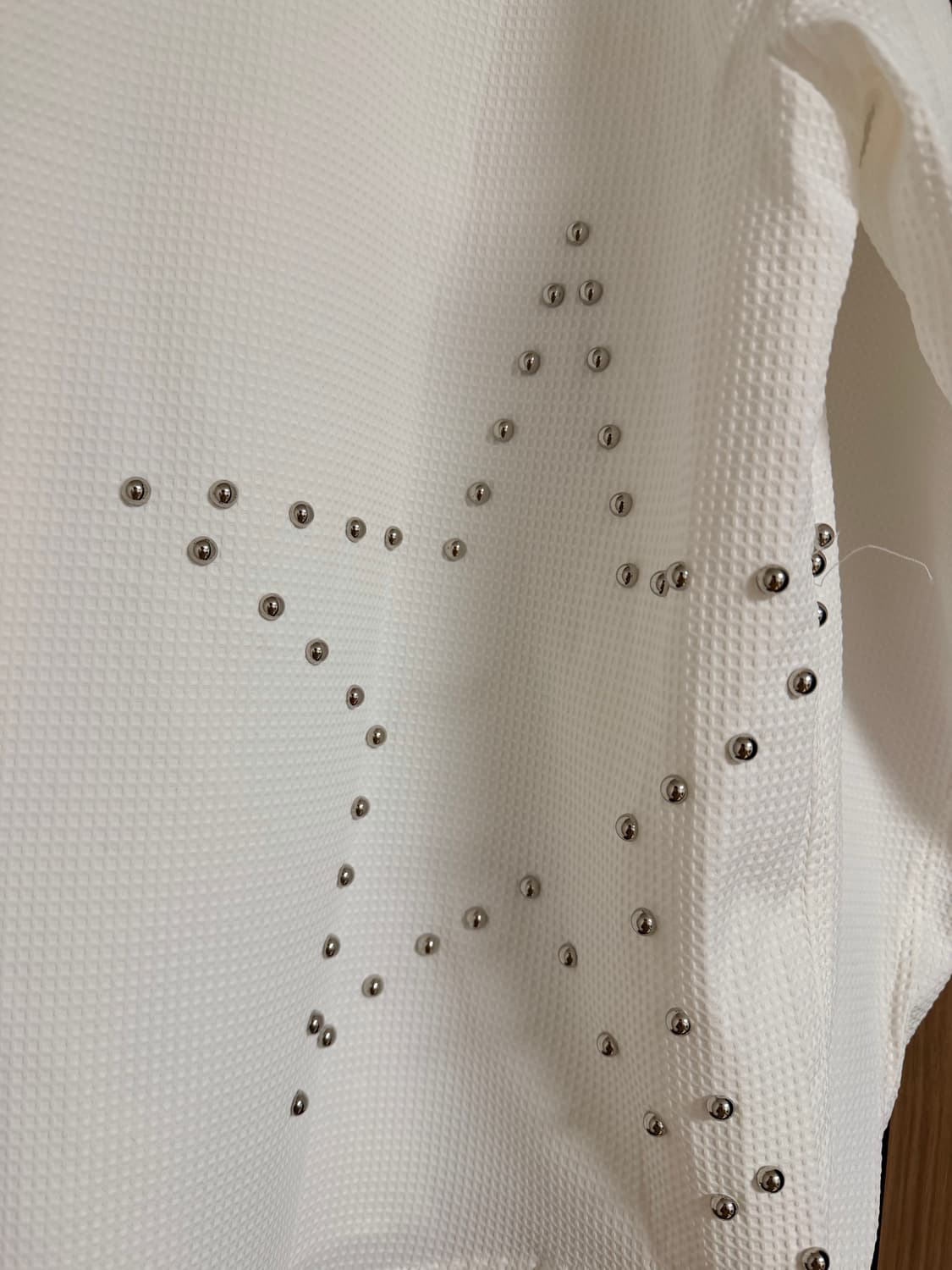 (솔로지옥4 규현착용) 1회착 웨스켄 리벳도비 셔츠 화이트 사이즈3 상품이미지4