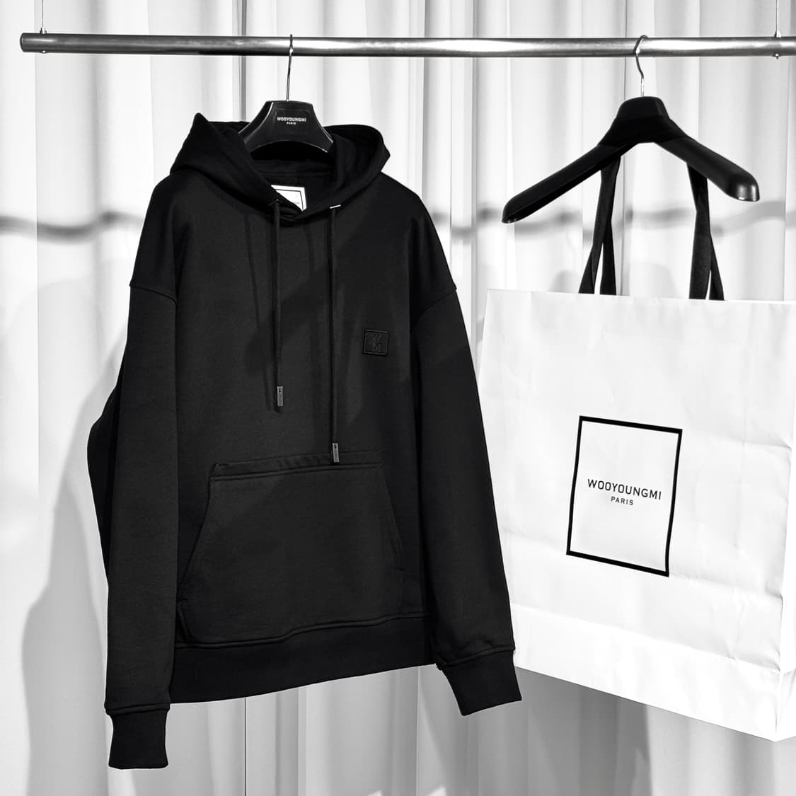 (105) 25FW 우영미 플라워 백로고 후드티 블랙 백화점판 상품이미지5