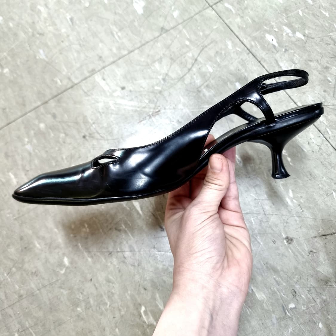 프라다 PRADA 에나멜 샌들 구두 슬링백 슈즈 키튼힐 (230/36) 상품이미지4