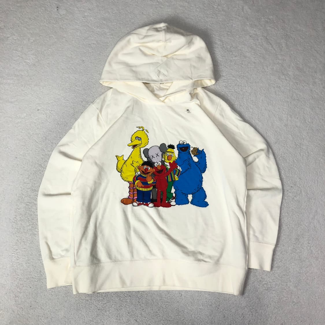 Kaws x uniqlo x 세사미스트리트 후드티(새상품)  상품이미지4