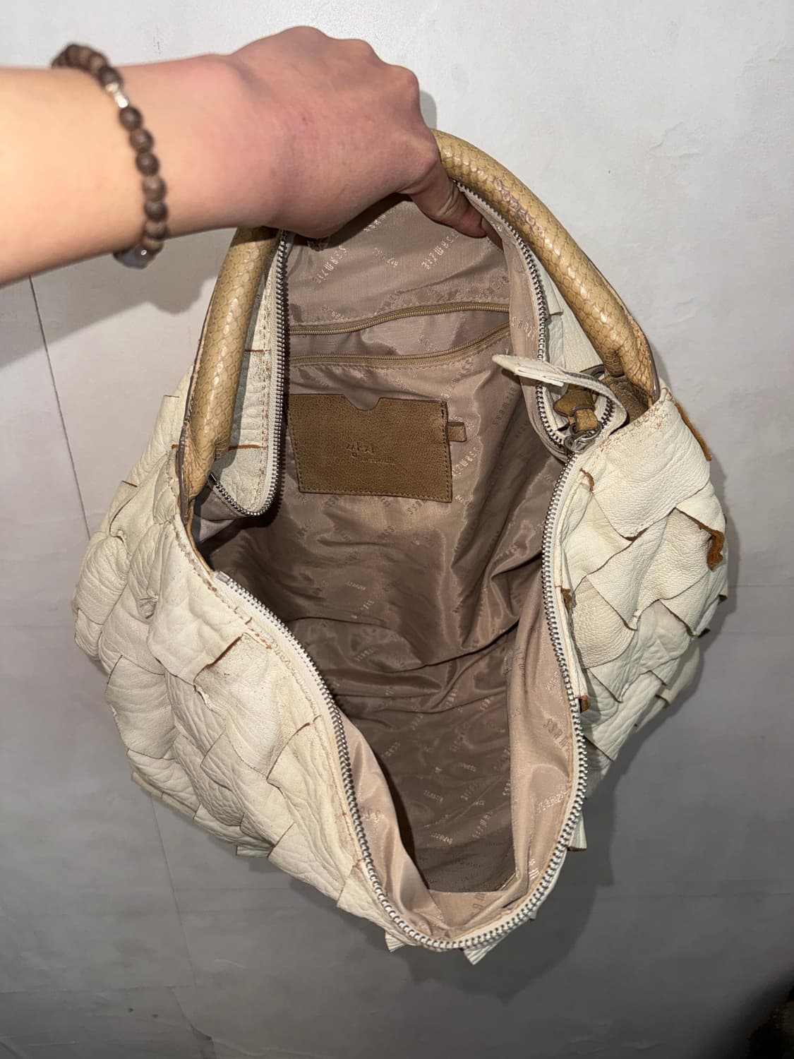 Ivory lamb & cow skin patch layered 숄더백 상품이미지5