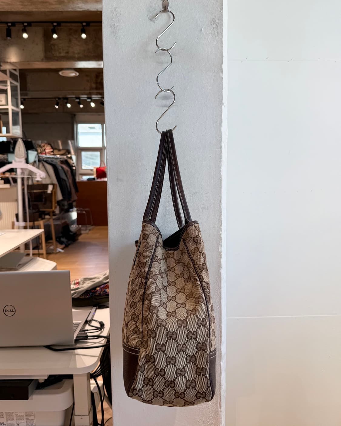 구찌 브라운 GG 캔버스 토트백 상품이미지4