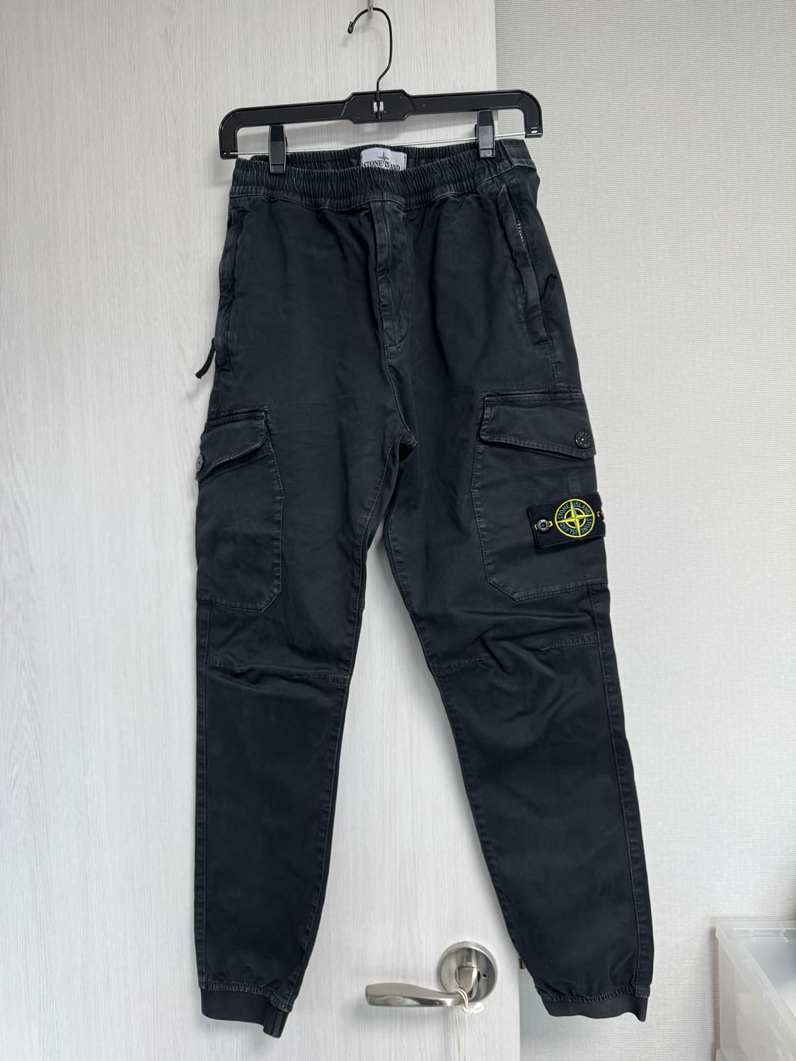 스톤아일랜드 카고 조거팬츠 블랙 80 상품이미지1