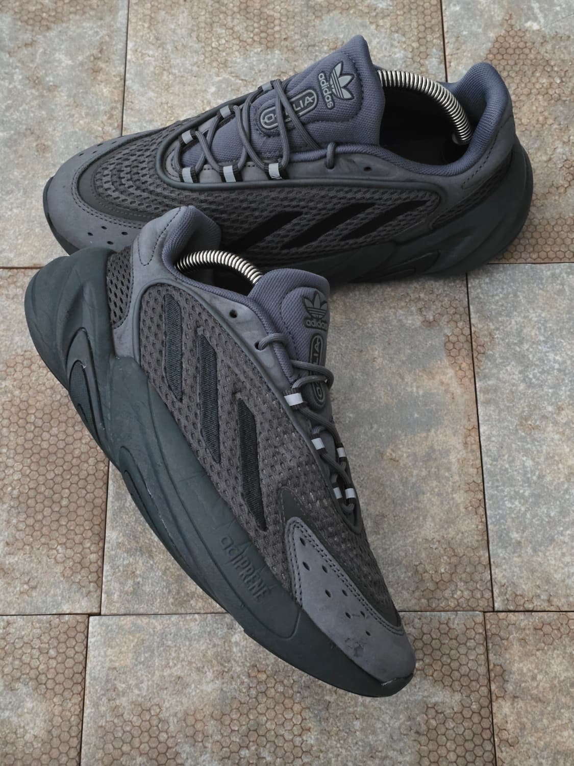 (240)아디다스 오젤리아 그레이 블랙 상품이미지6