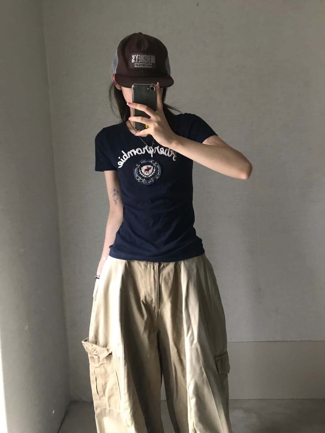 아베크롬비 네이비 슬림핏 반팔티셔츠 상품이미지2