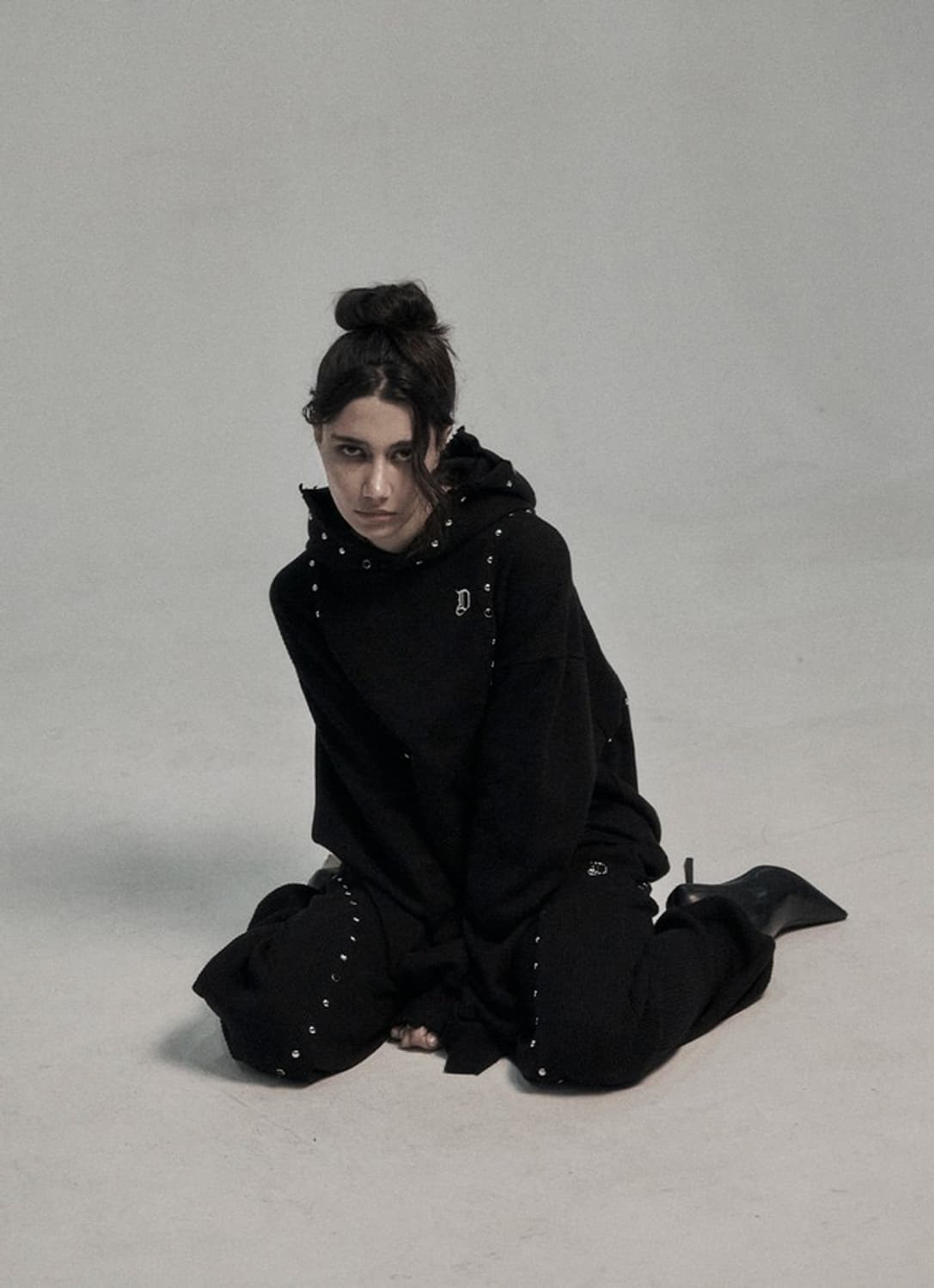 오도어 - Grunge stud hood/pants set 1사이즈/블랙 상품이미지2