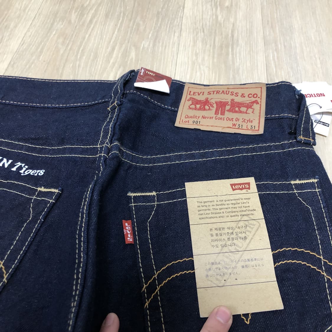 (30) 새상품 리바이스 타입원 2003 한신 타이거즈 우승 기념 팬츠 상품이미지7