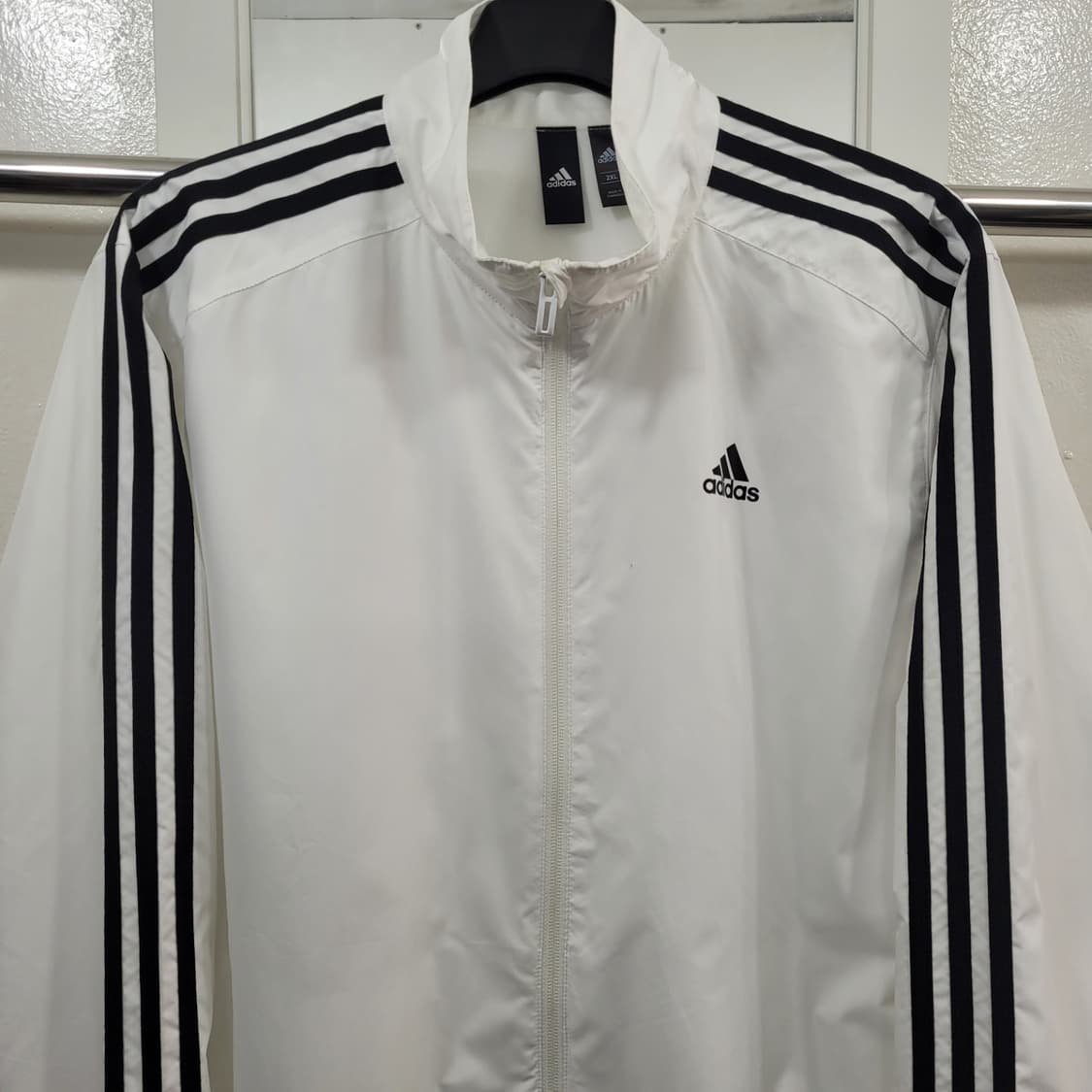 [2XL] 아디다스 흰검 바람막이 상품이미지2